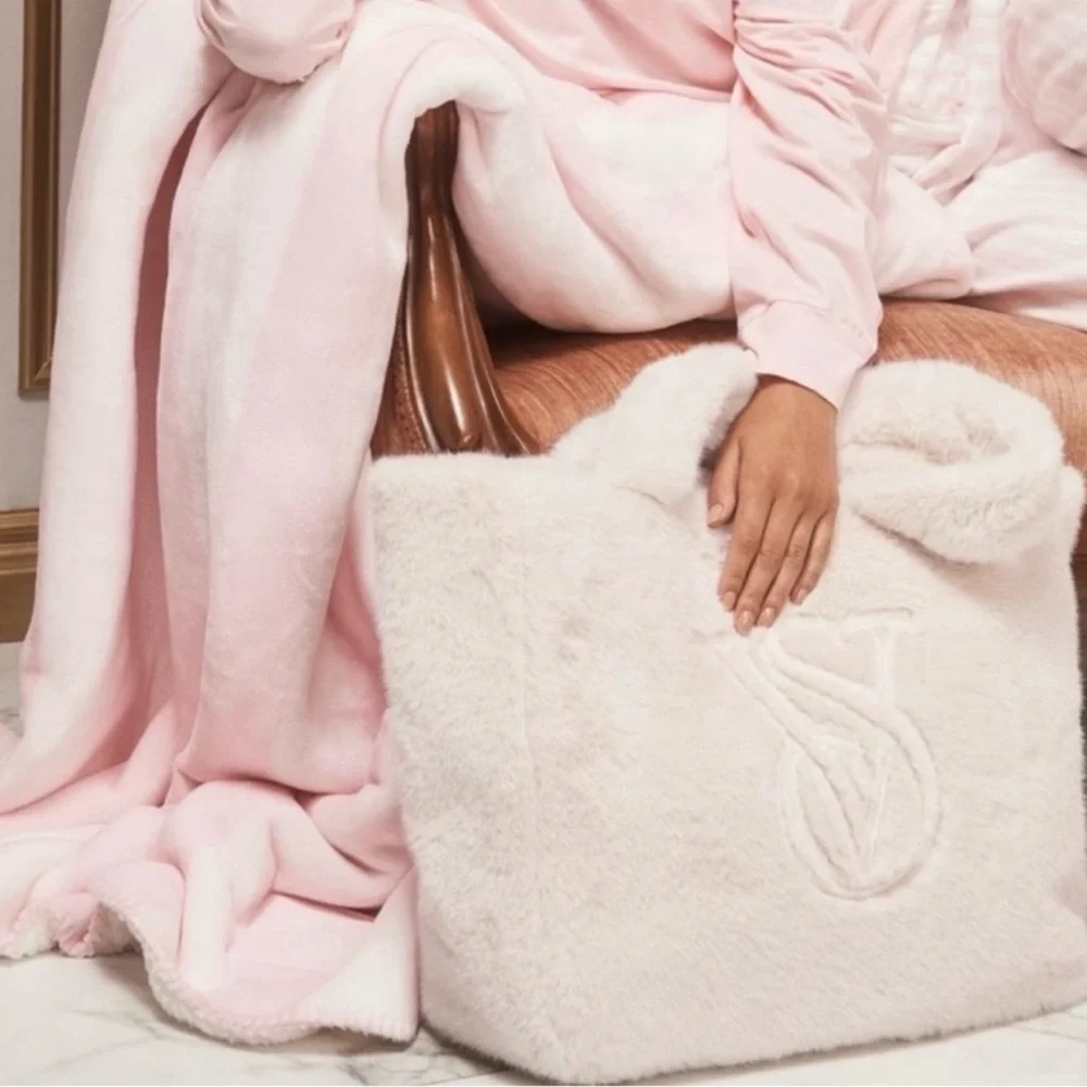 VICTORIA'S SECRET Faux-Fur Tote, VICTORIA'S SECRET Holiday Winter Tote